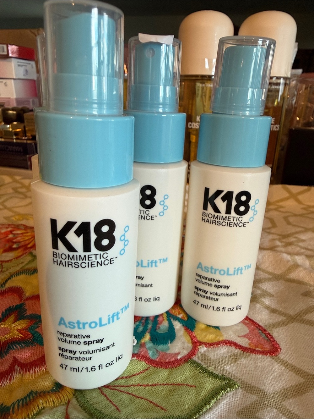 K18 AstroLift Reparative Volume Spray — Light Blue and White